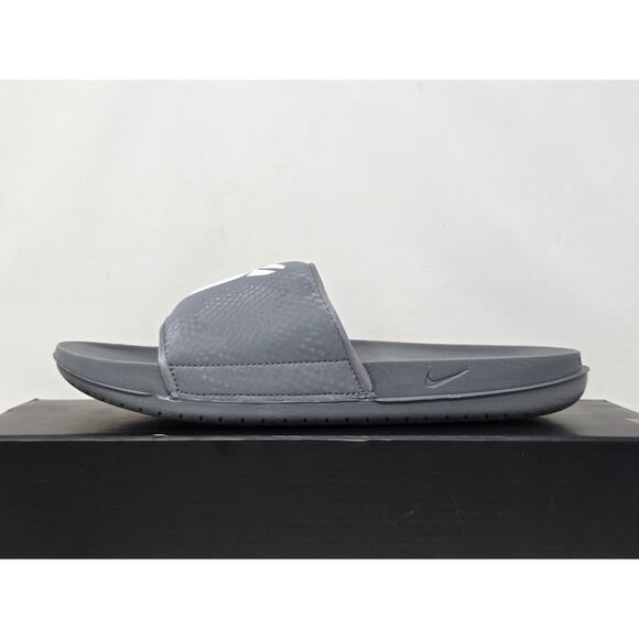 DS Nike Kobe Offcourt Slide COOL GREY IF2870-002 main image 3